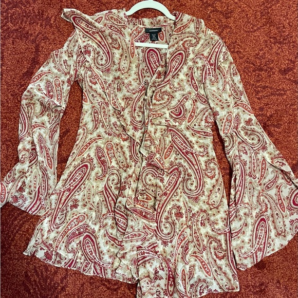 100% Silk Ruffle blouse - Picture 5 of 5